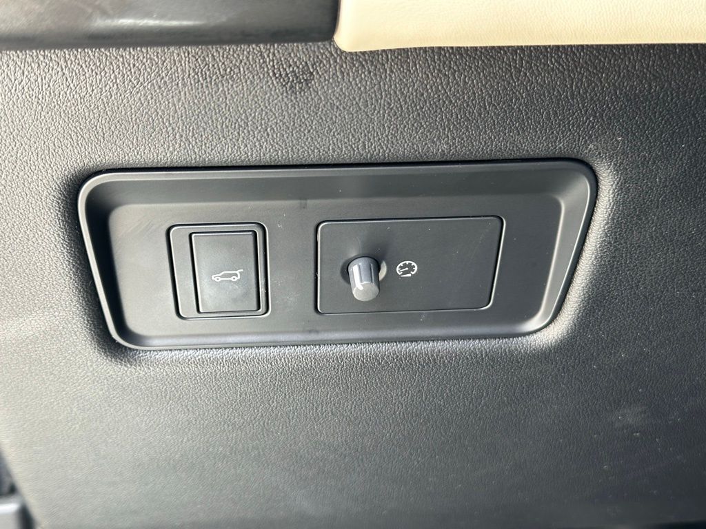 Thumbnail: 2022 Land Rover Range Rover Sport - 32