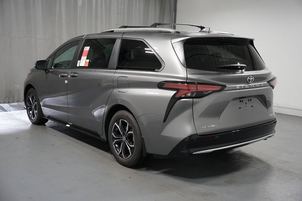 Thumbnail: 2026 Toyota Sienna - 6