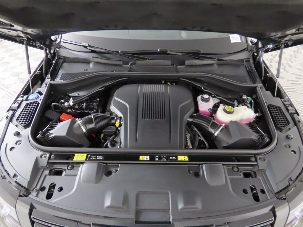 Thumbnail: 2025 Land Rover Range Rover - 30