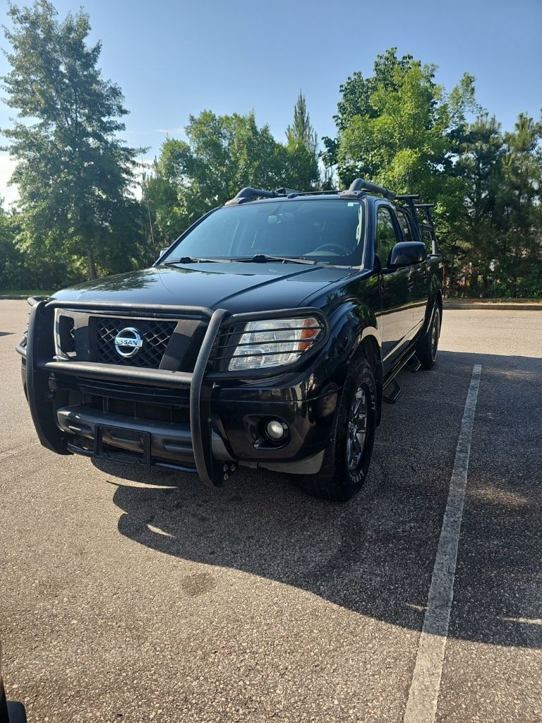 Super Black 2014 Nissan Frontier PRO-4X Crew Cab 4WD Pickup Truck Four-Wheel Drive 5-Speed Automatic Overdrive
