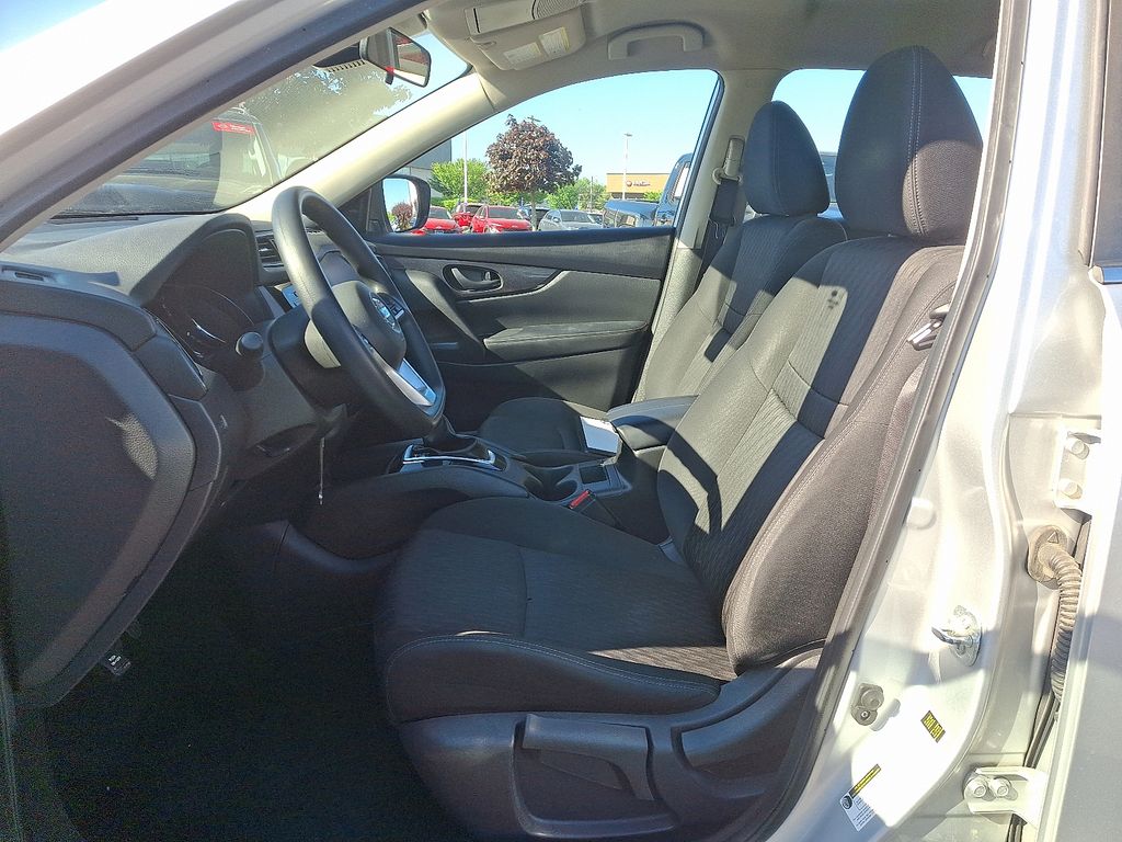 2020 Nissan Rogue S 14