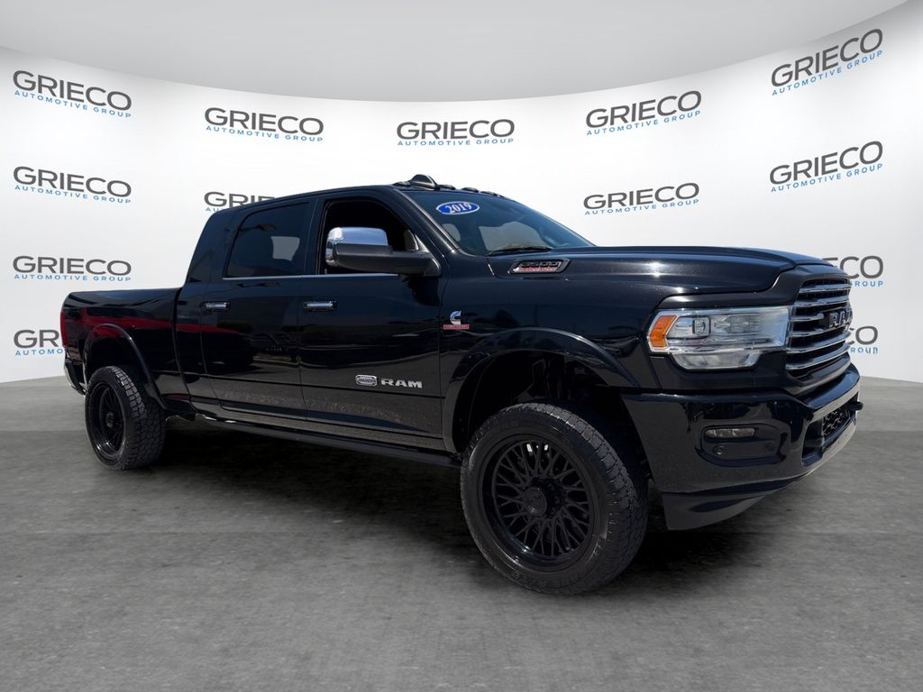 Diamond Black Crystal Pearlcoat 2019 RAM 3500 Pickup Truck Four-Wheel Drive 6-Speed Automatic