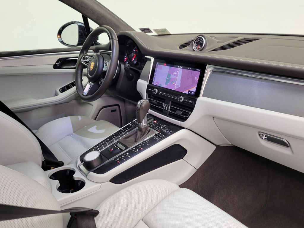 Thumbnail: 2021 Porsche Macan - 14