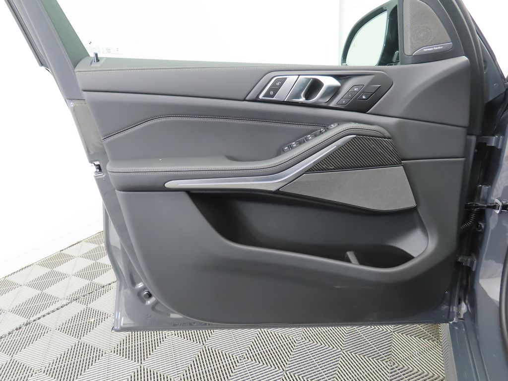 Thumbnail: 2026 BMW X5 - 25