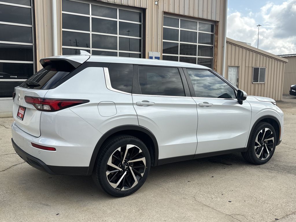 2022 Mitsubishi Outlander ES  at Community Toyota