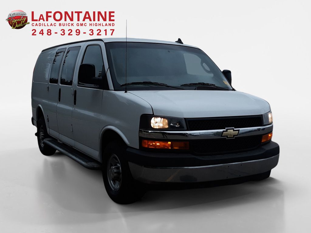 2022 Chevrolet Express 2500 Work Van 3