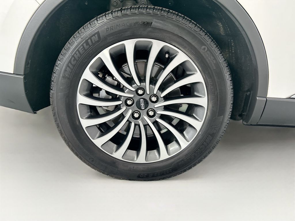 Thumbnail: 2023 Lincoln Aviator - 32