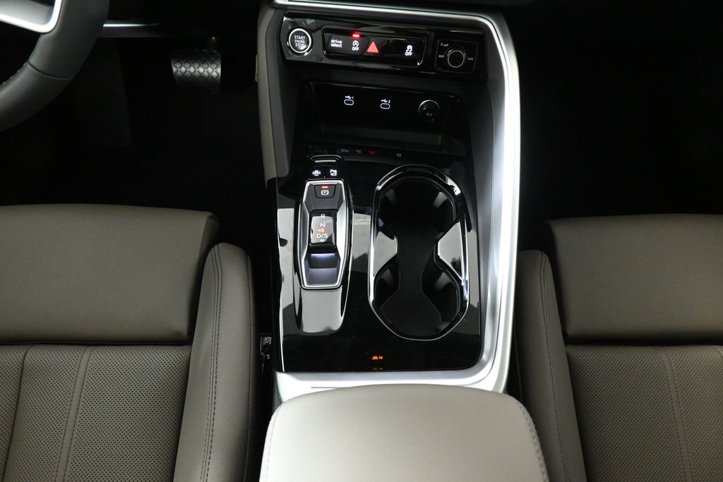 Thumbnail: 2025 Audi Q5 - 19