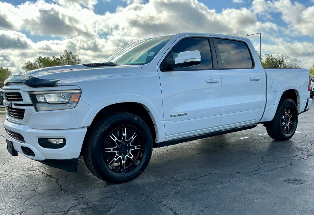 View vehicle photo 6