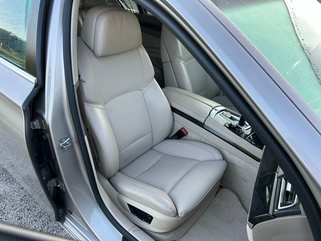 Thumbnail: 2011 BMW 7 Series - 15