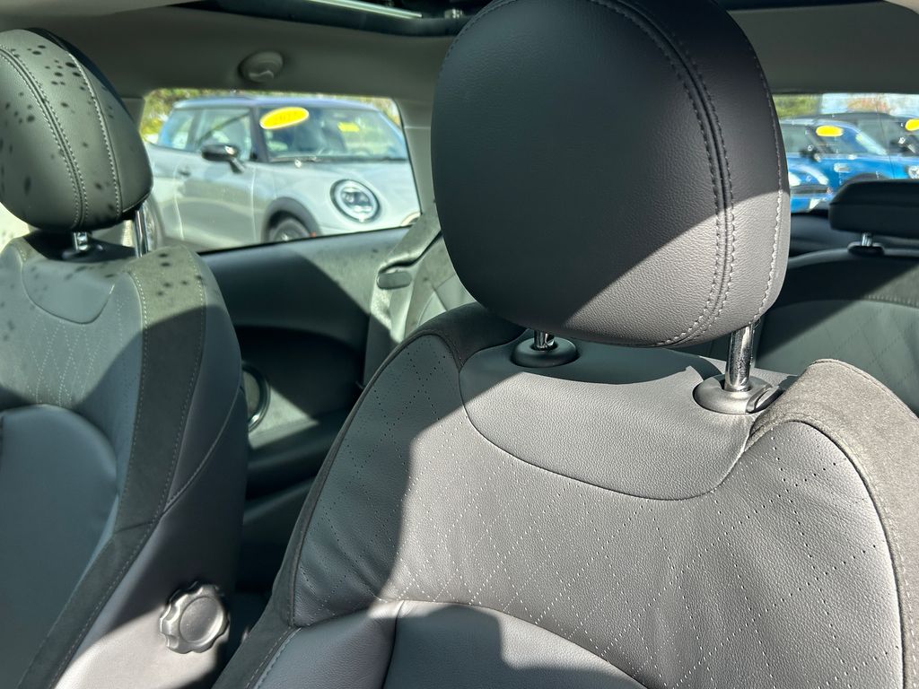 Thumbnail: 2023 MINI Cooper - 14