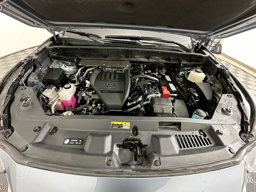 2023 Toyota Highlander XLE 32