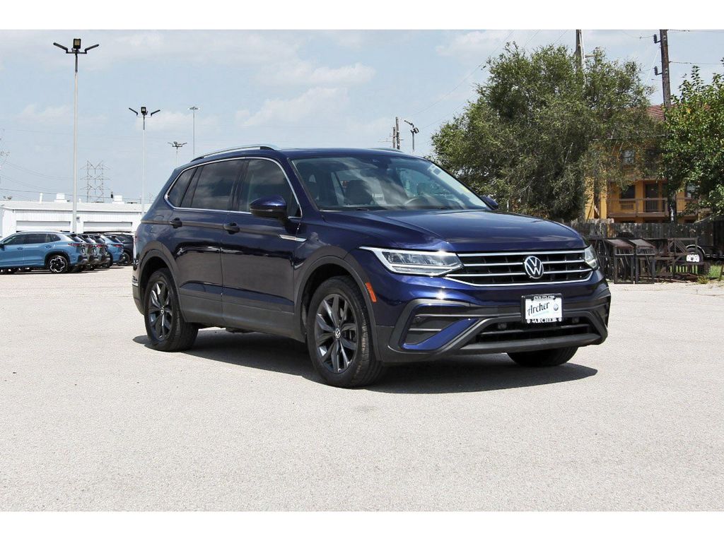 Blue 2022 Volkswagen Tiguan SUV / Crossover Front-Wheel Drive 8-Speed Automatic