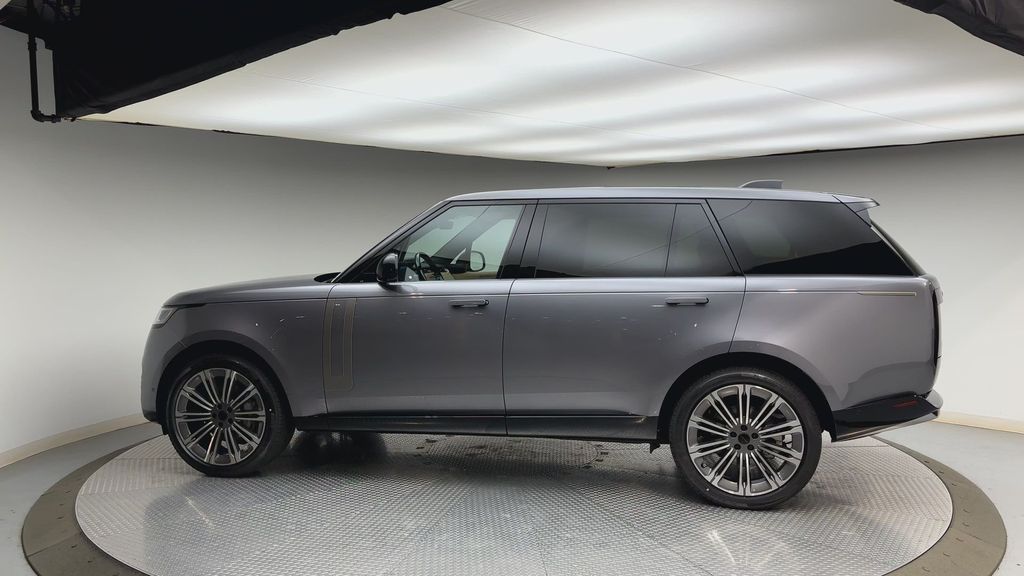 Thumbnail: 2026 Land Rover Range Rover - 5