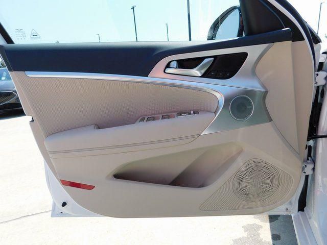 New 2026 White Genesis 2.5T Prestige image 2
