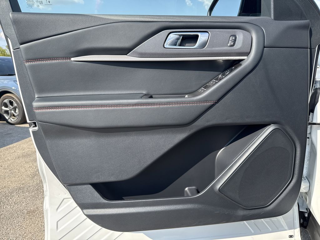 2025 Ford Explorer ST-Line - 9