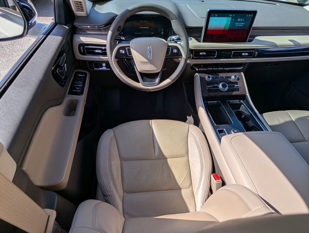 used 2023 Lincoln Aviator car, priced at $43,888