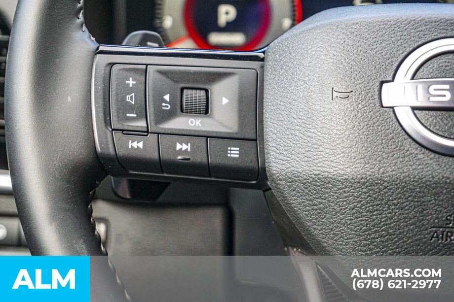Used 2026 Black Nissan SL image 29