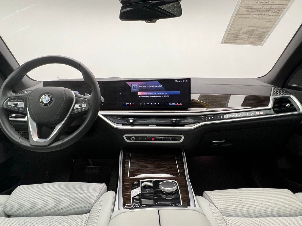 Thumbnail: 2025 BMW X5 - 10