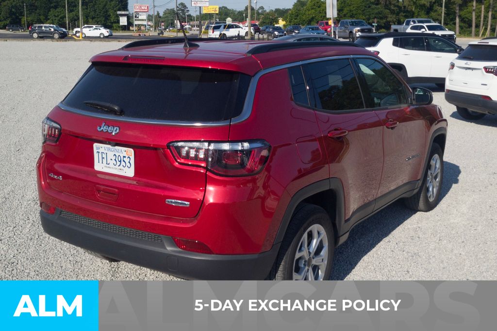Used 2025 Red Jeep Latitude image 3