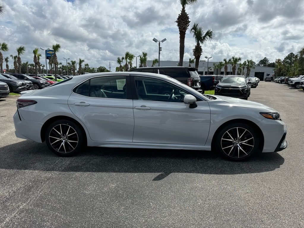 2022 Toyota Camry SE 9