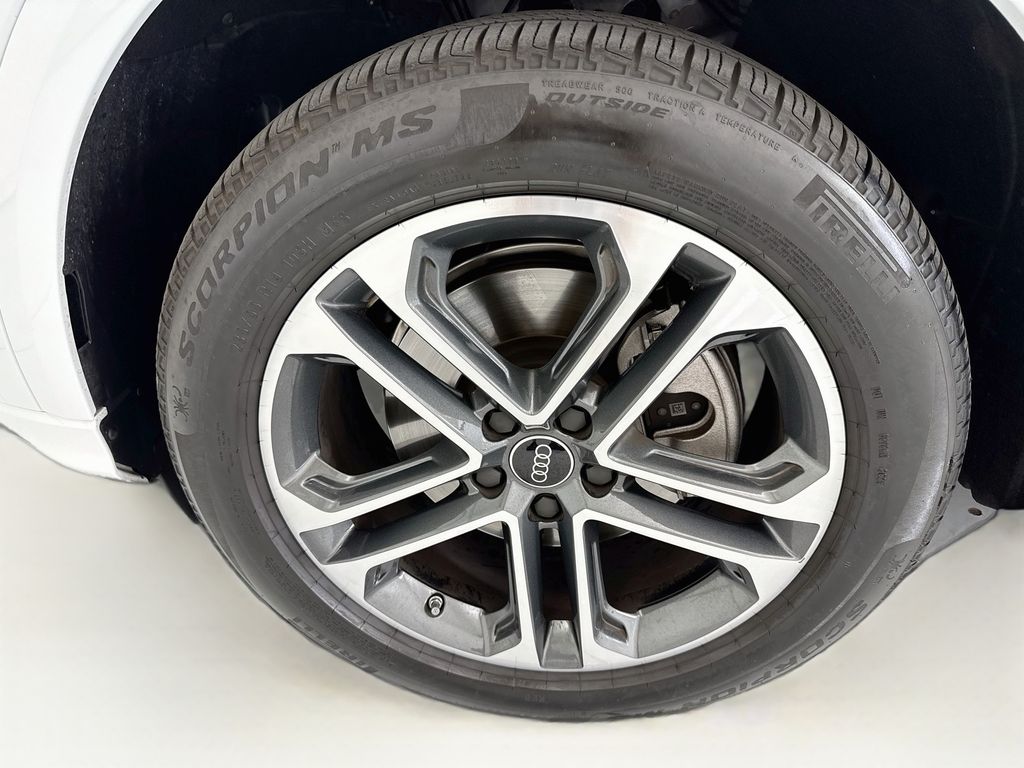 Thumbnail: 2025 Audi Q5 - 29