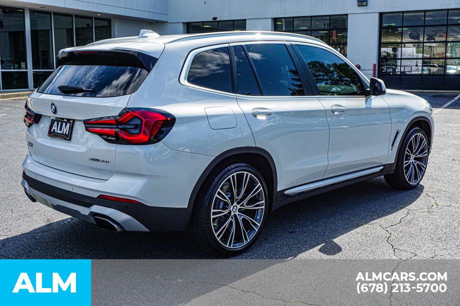 Used 2022 White BMW xDrive30i image 6