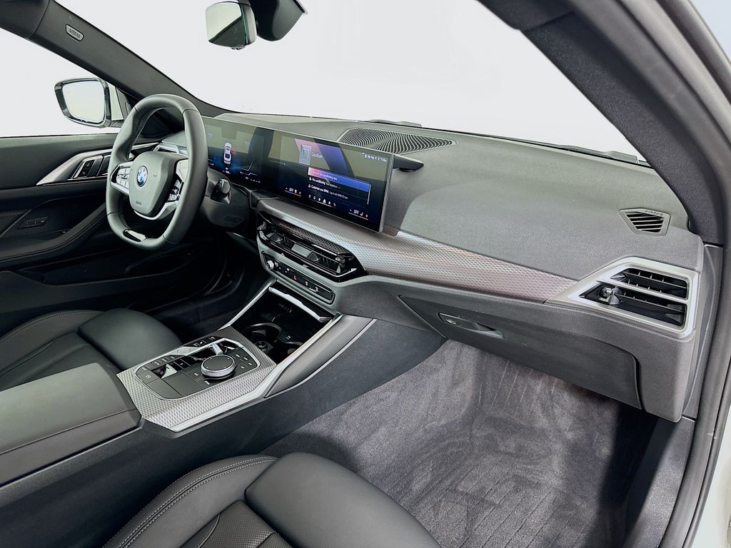 Thumbnail: 2025 BMW 4 Series - 30