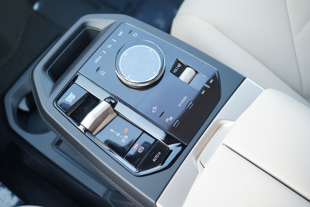 Thumbnail: 2026 BMW iX - 18