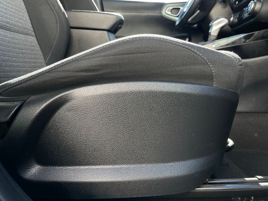 Thumbnail: 2023 Kia Soul - 32