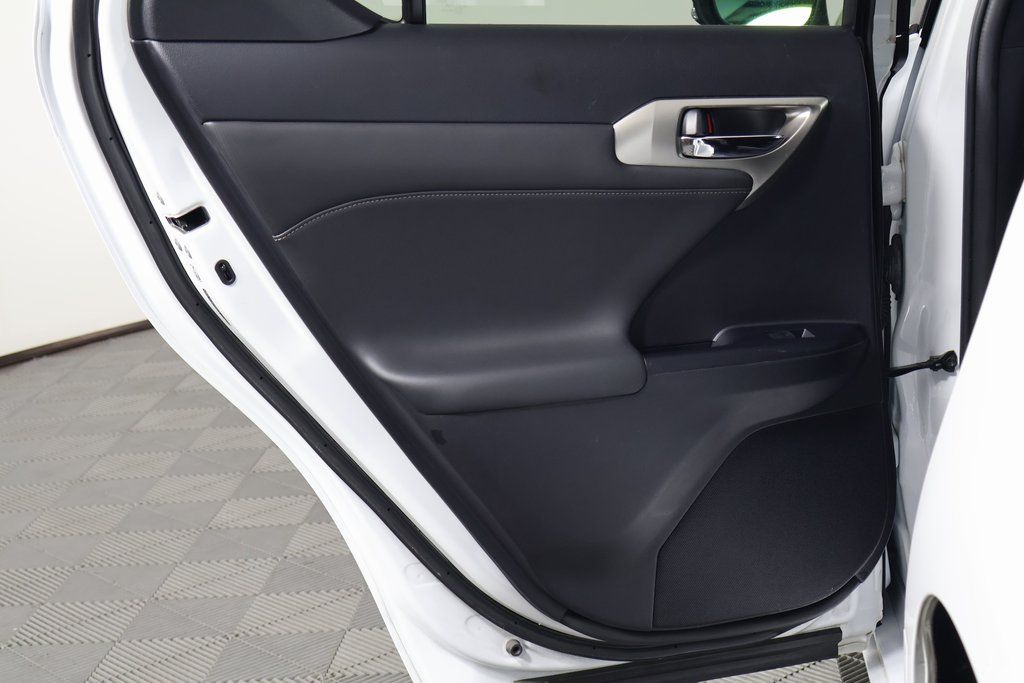 Thumbnail: 2015 Lexus CT - 13