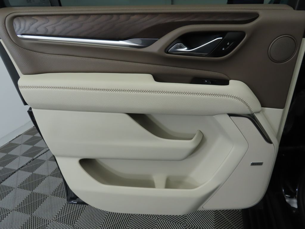 Thumbnail: 2023 GMC Yukon XL - 23