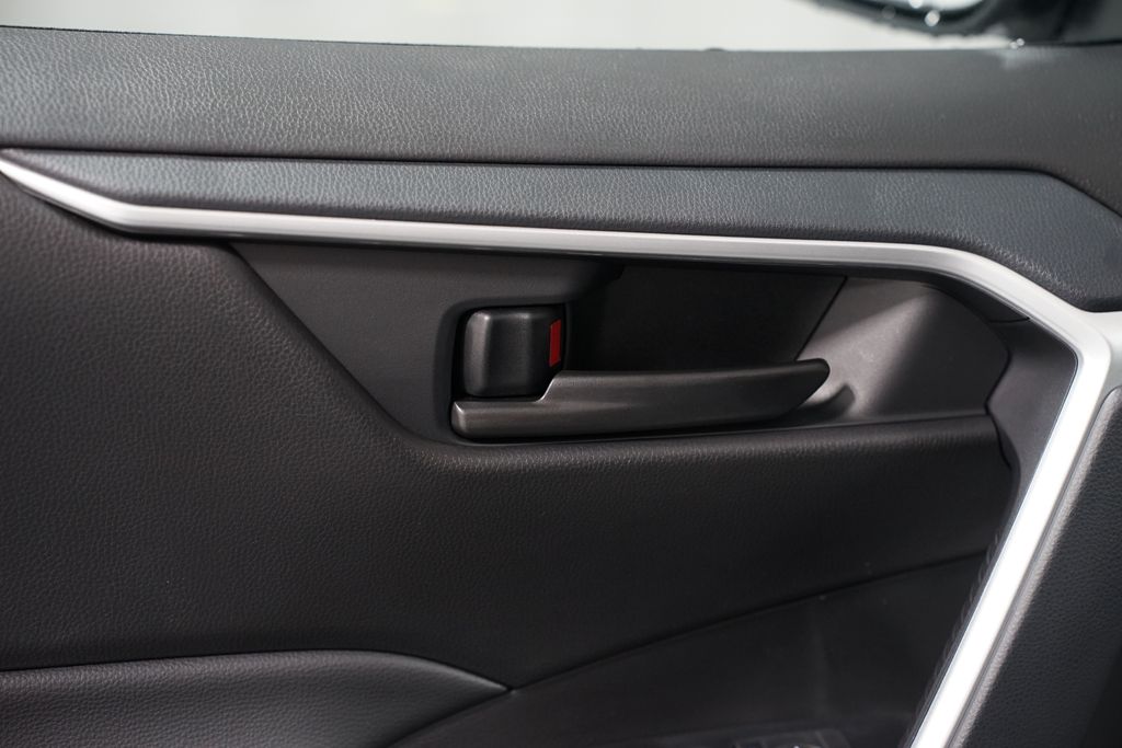 Thumbnail: 2025 Toyota RAV4 - 30