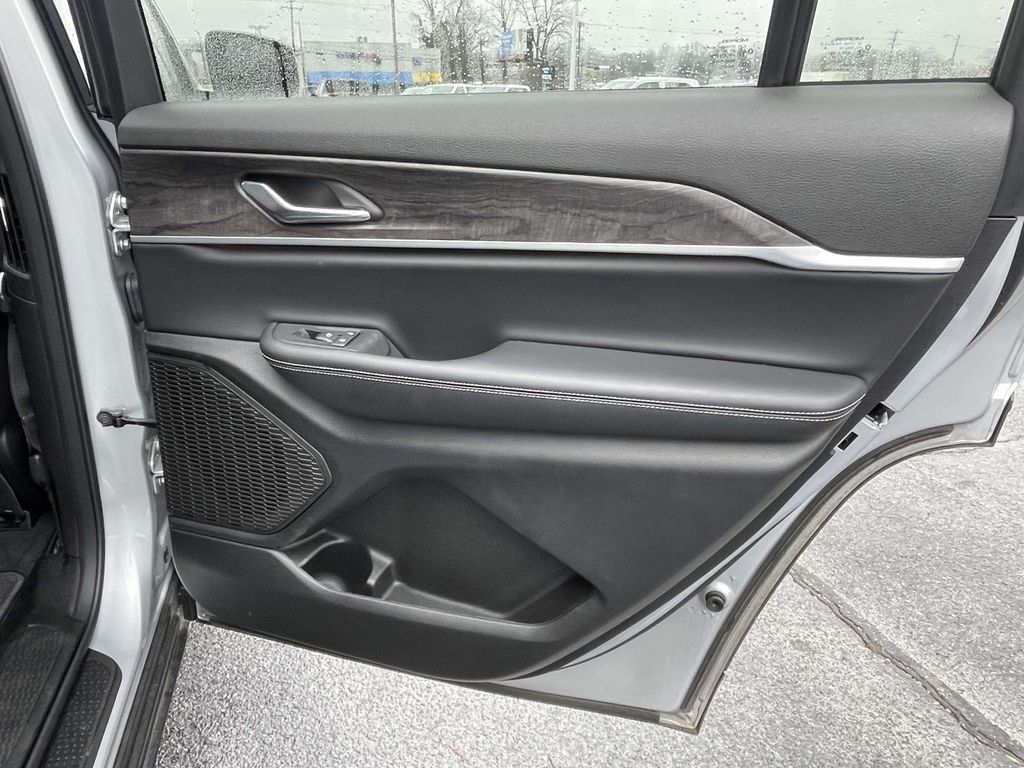 2025 Jeep Grand Cherokee L Limited - Photo 18