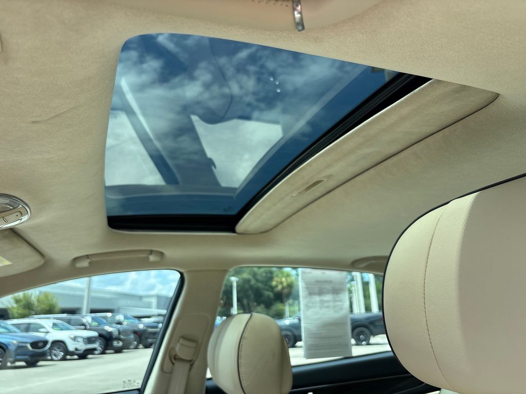 Used 2015 Gray Hyundai Signature image 8