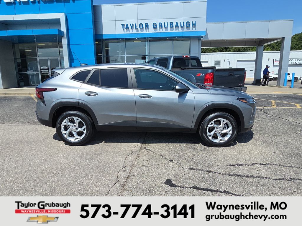 Sterling Gray Metallic 2026 Chevrolet Trax SUV / Crossover Front-Wheel Drive 6-Speed Automatic