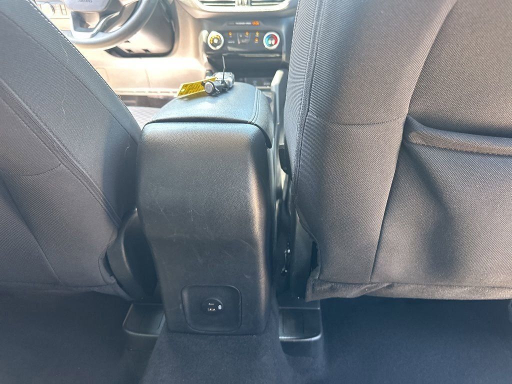 2022 Oxford White Ford Escape SE FWD SUV