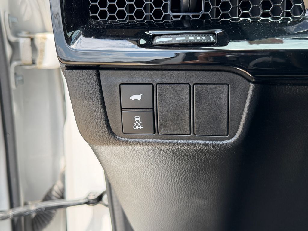 2025 Honda CR-V LX - Photo 23