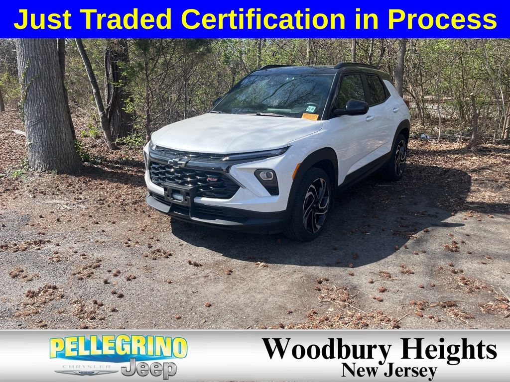 White (Iridescent Pearl Tricoat) 2025 Chevrolet Trailblazer RS FWD SUV / Crossover Front-Wheel Drive Continuously Variable Transmission