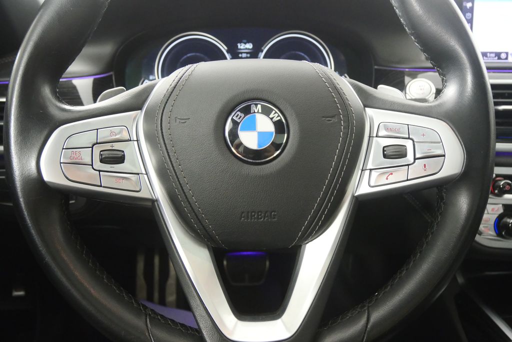 Thumbnail: 2019 BMW 7 Series - 16