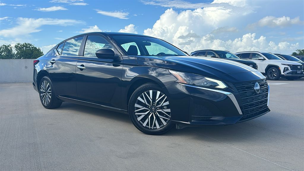 2025 Nissan Altima 2.5 SV Black at Durrett Motor Company