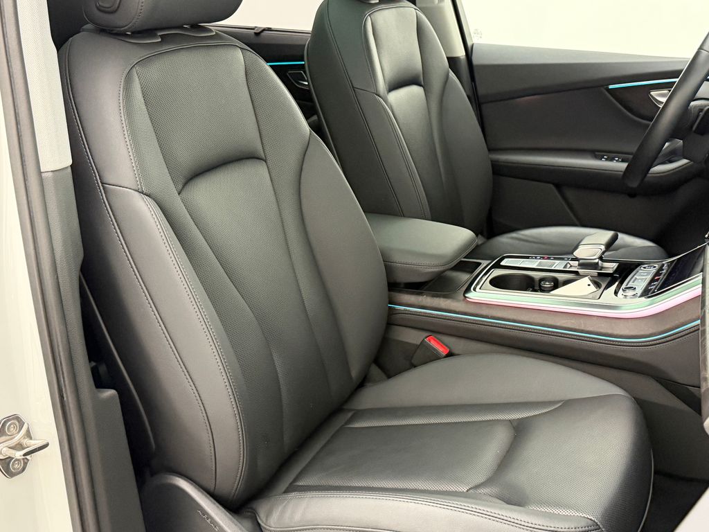 Thumbnail: 2023 Audi Q7 - 12