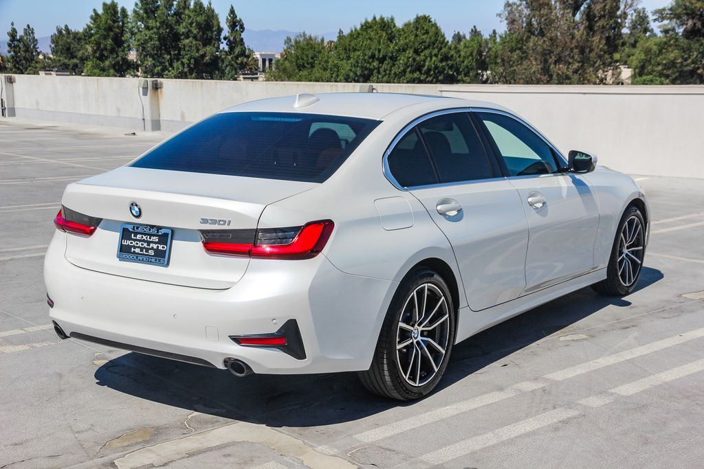Used 2020 White BMW 330i image 4