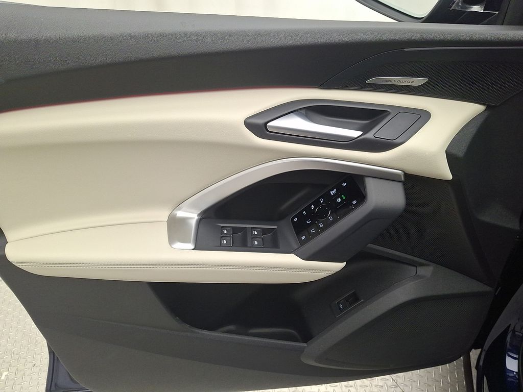 Thumbnail: 2026 Audi Q5 - 8