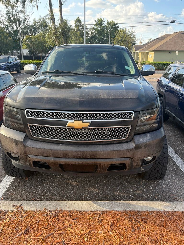 Black 2013 Chevrolet Avalanche Pickup Truck Four-Wheel Drive 6-Speed Automatic