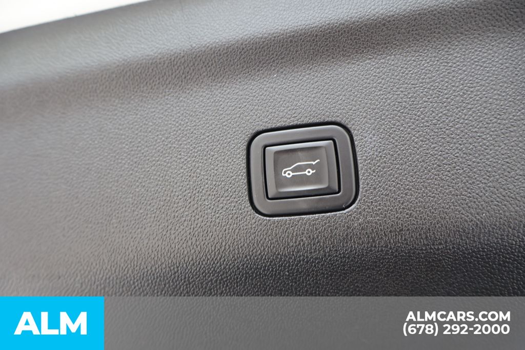 Used 2023 Beige Chevrolet Z71 image 23