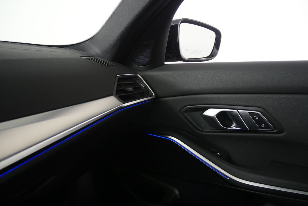 Thumbnail: 2021 BMW 3 Series - 30