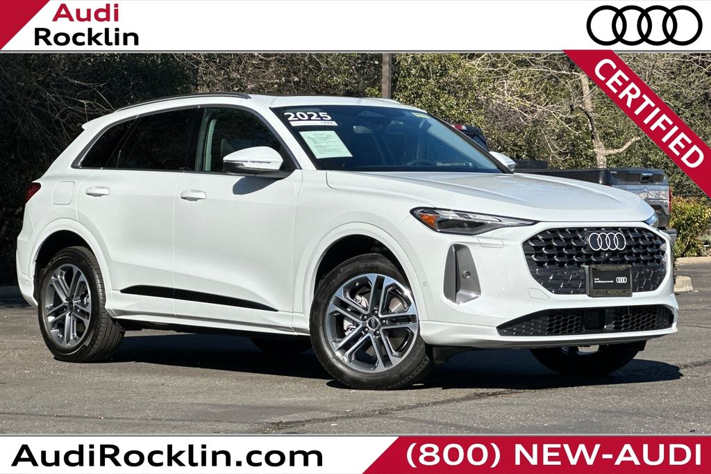 Glacier White 2025 Audi Q5 quattro Premium 40 TFSI SUV / Crossover All-Wheel Drive 7-Speed Automatic