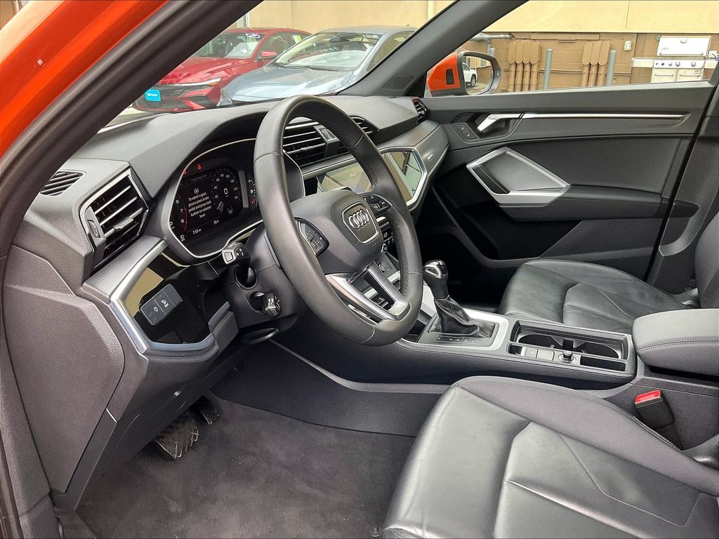 2025 Audi Q3 — photo 8