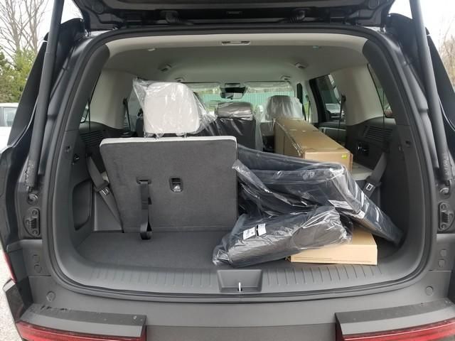 new 2025 Hyundai Santa Fe car, priced at $40,819